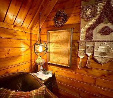 Cosby Villa | The Drake Cabin in The Forest