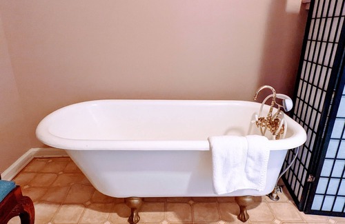 Buena Vista Hotel | The Drane Room at The Town House Inn in charming Buena Vista, Ga