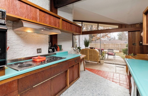 Greater South Side House | The Draper-Spacious Mid Century Modern MCM California Ranch Home