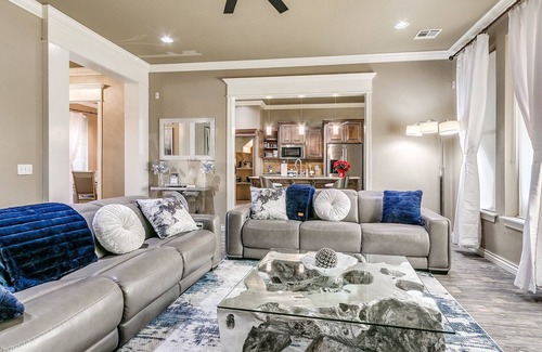 Wheatland House | The Dream Cove/Spacious 5-bedroom, 5 bathroom home with pool/hot tub/game room