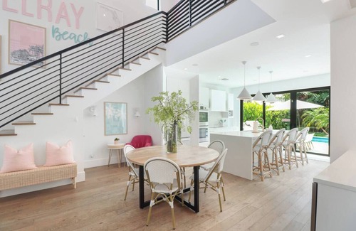 Lake Ida Shores Apartment | The Dream Delray/4 BR En-suite Pool Home