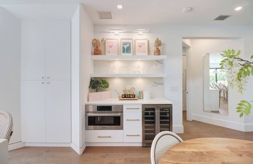 Lake Ida Shores Apartment | The Dream Delray/4 BR En-suite Pool Home