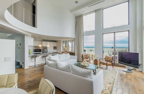 Downtown House | The Dream Estate