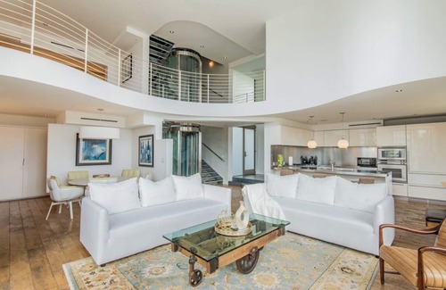 Downtown House | The Dream Estate