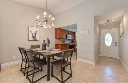 Pleasant Grove House | The Dream House Pool Garden Grill Close to Downtown Sacramento and Roseville