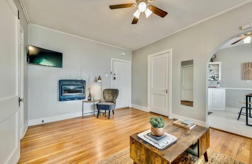 Lower Greenville Apartment | The Dreamy Escape on Lower Greenville