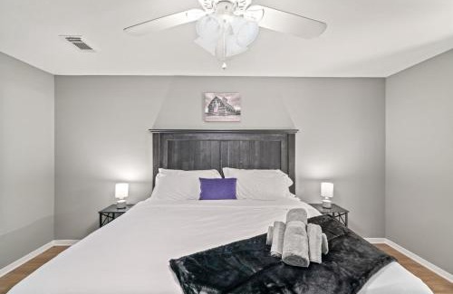 Spring Villa | The Dreamy Getaway House in Spring