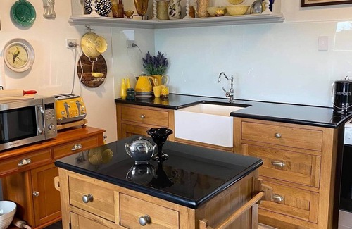 Hokitika House | The Dressmaker’s Cottage Hokitika