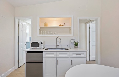 Parsuns To Cocoa Beach Apartment | The Drift