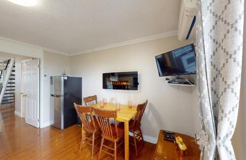 Wasaga Beach Apartment | The Driftwood Deck 5B