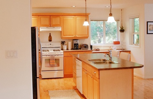 Ucluelet House | The Driftwood House - Beautiful, Bright & Spacious 3 Bedroom Family Home