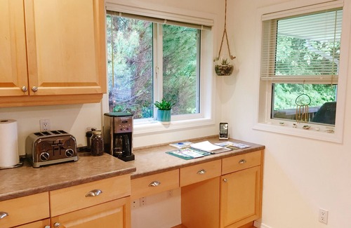 Ucluelet House | The Driftwood House - Beautiful, Bright & Spacious 3 Bedroom Family Home
