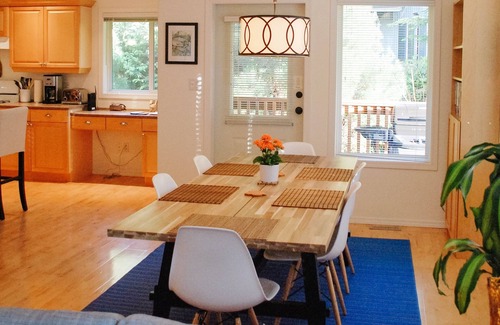 Ucluelet House | The Driftwood House - Beautiful, Bright & Spacious 3 Bedroom Family Home