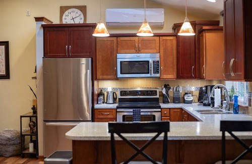 Packwood Cabin | The Drizzly Grizzly | Hot Tub | 4 Bed, 3 Bath