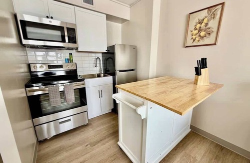 North Central Omaha Apartment | The Dundee Summary: F