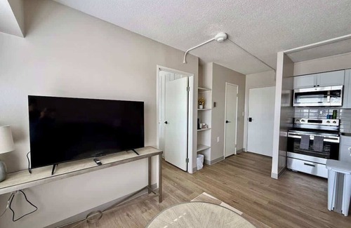 North Central Omaha Apartment | The Dundee Summary: F