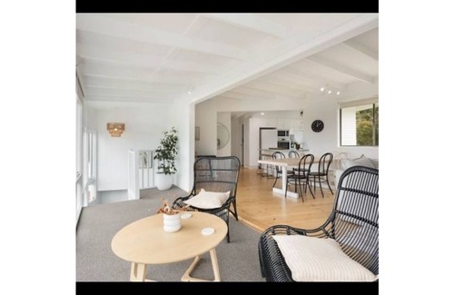 Tathra House | The Dune House - a spacious, perfectly located holiday house in Tathra