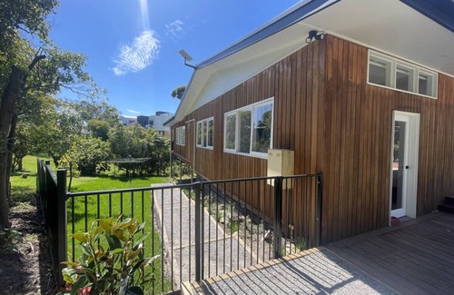 Lake Tyers Beach House | The Dunes *Beachfront* Lake Tyers Beach
