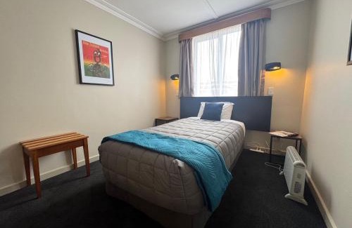 Bluff Hotel | The Eagle