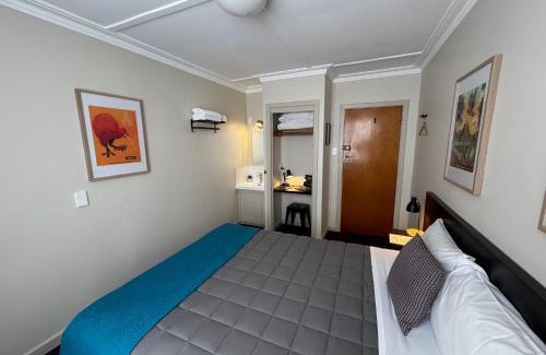 Bluff Hotel | The Eagle