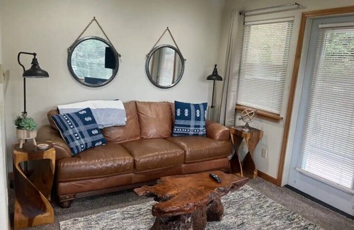 Gold Beach Cabin | The Eagle's Nest #04
