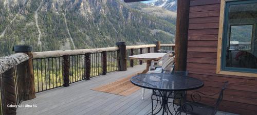 Carbondale House | The Eagle's Nest