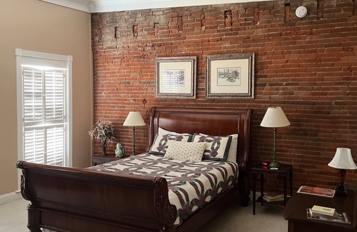Louisiana Hotel | The Eagles Nest Inn