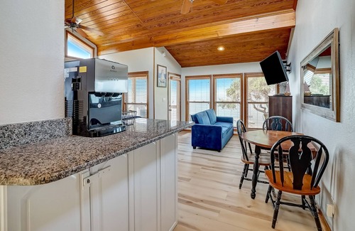 Burnet Cottage | The Eagles Nest on Lake Buchanan Dam | Cottage in Burnet