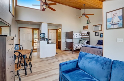 Burnet Cottage | The Eagles Nest on Lake Buchanan Dam | Cottage in Burnet