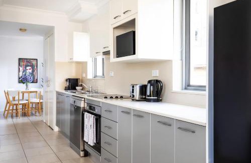 Kings Cross Apartment | The Earl - Potts Point Paradise with Sydney Views