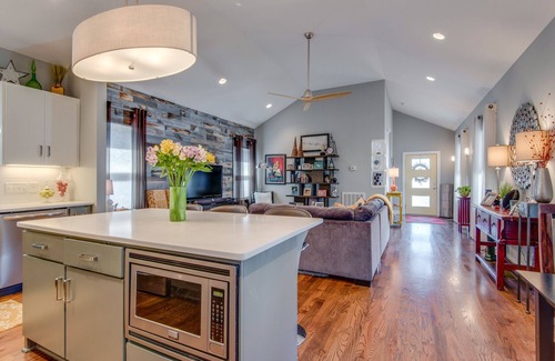 East Nashville House | The East Nashville Getaway. New home w/upgraded amenities, minutes to Broadway!