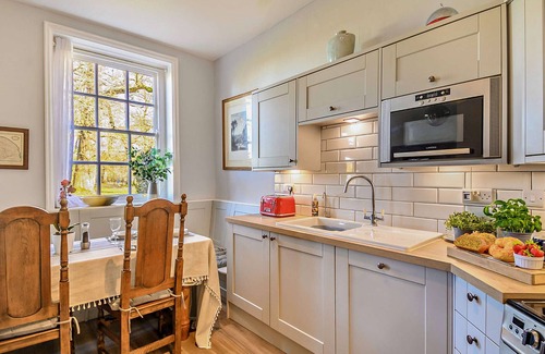Wymondham Apartment | The East Wing - Three Bedroom Apartment, Sleeps 6