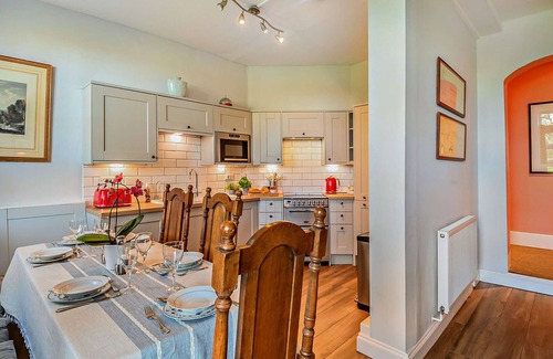 Wymondham Apartment | The East Wing - Three Bedroom Apartment, Sleeps 6