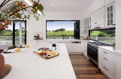 Maleny House | The Easton at Maleny - Hamptons Countryside Retreat