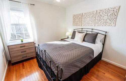 Barclay Drive House | The Eastside 2BR Near 5Points