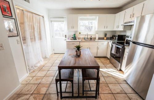 Barclay Drive House | The Eastside 2BR Near 5Points