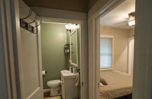 Lansing House | The Eastside Inn