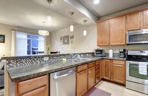 DeBarr Vista House | The Eastside Townhome Of Ophir