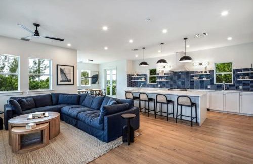Key West House | The Ebberly House - Amazing Pool in Gated Community