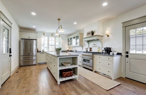 Gordonville House | The Eby Farm/Newly renovated, Modern, Peaceful 5 bedroom & 5 bath/Hot Tub