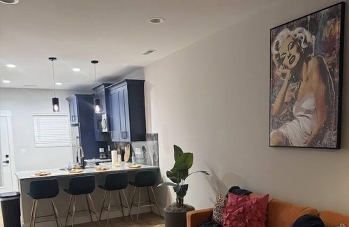 Concord House | The Eclectic Escape! Stylish 3BR, 2.5BA townhome in concord