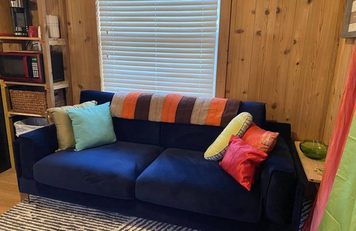Dinero Cabin | The Eclectic Hummingbird