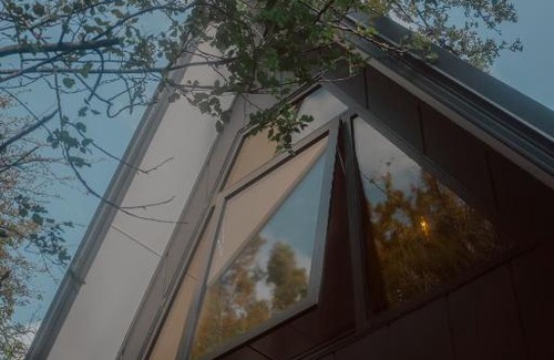 Deloraine Villa | The Eco Cabin Tasmania