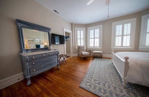 Edenton Bed & Breakfast | The Edenton Collection-Captain's Quarters Inn