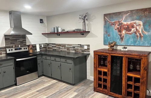 La Grange House | The Edge of Town