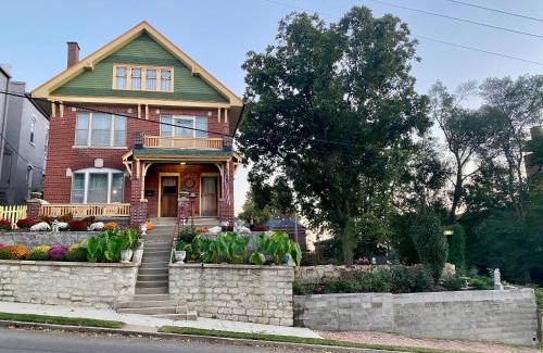 St. Joseph Apartment | The Edmond an 1887 Arts & Crafts gem