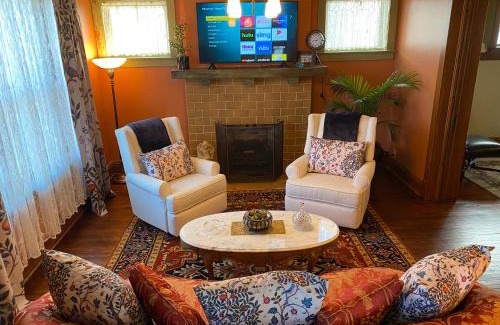 St. Joseph Apartment | The Edmond an 1887 Arts & Crafts gem