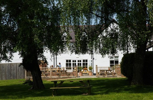 Broxton Bed & Breakfast | The Egerton Arms