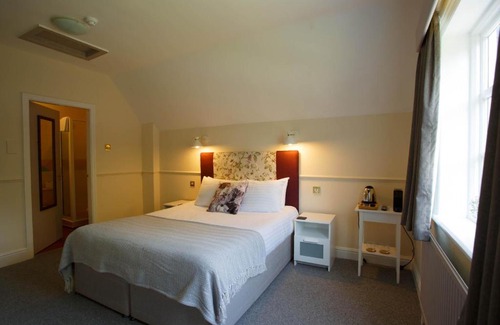 Broxton Bed & Breakfast | The Egerton Arms