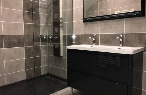 Xouaxange House | The Eglantine Suite Superior Garden View Suite